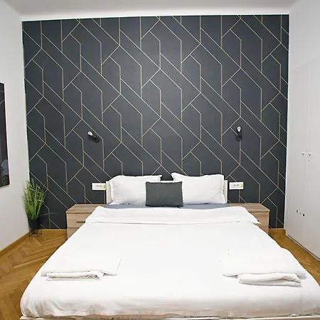 Wonderwall - 1br Hideaway In Vibrant Piata Romana *